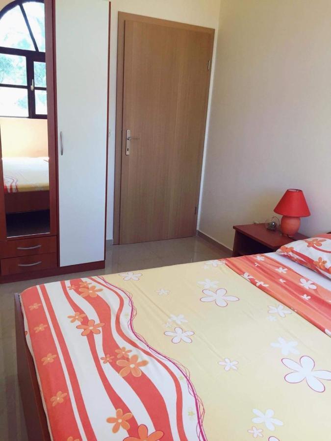 Apartmani Viktorija Vrana  Eksteriør billede